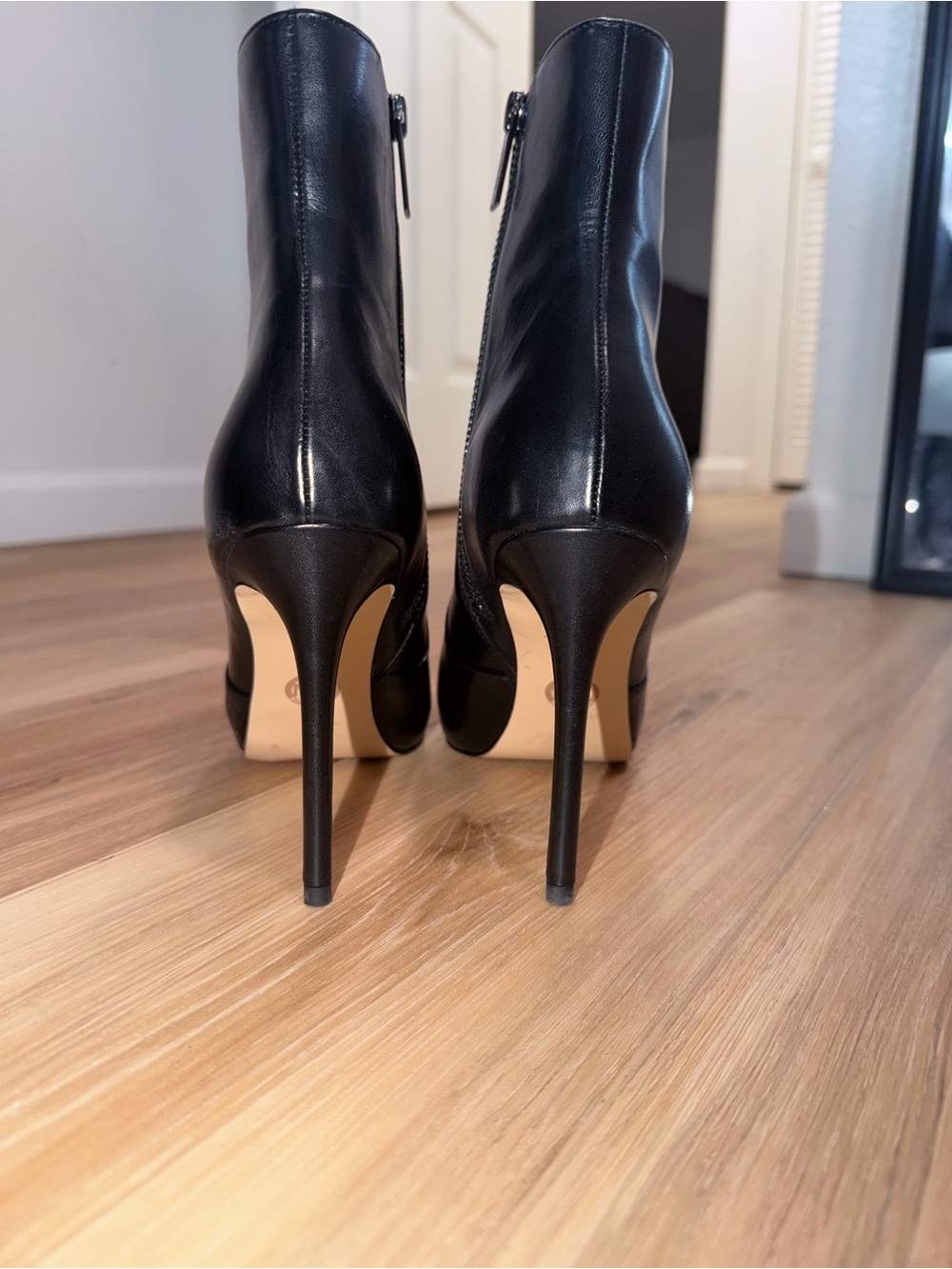 Michael Kors Rue Leather Stiletto Booties 8.5M - NWOB